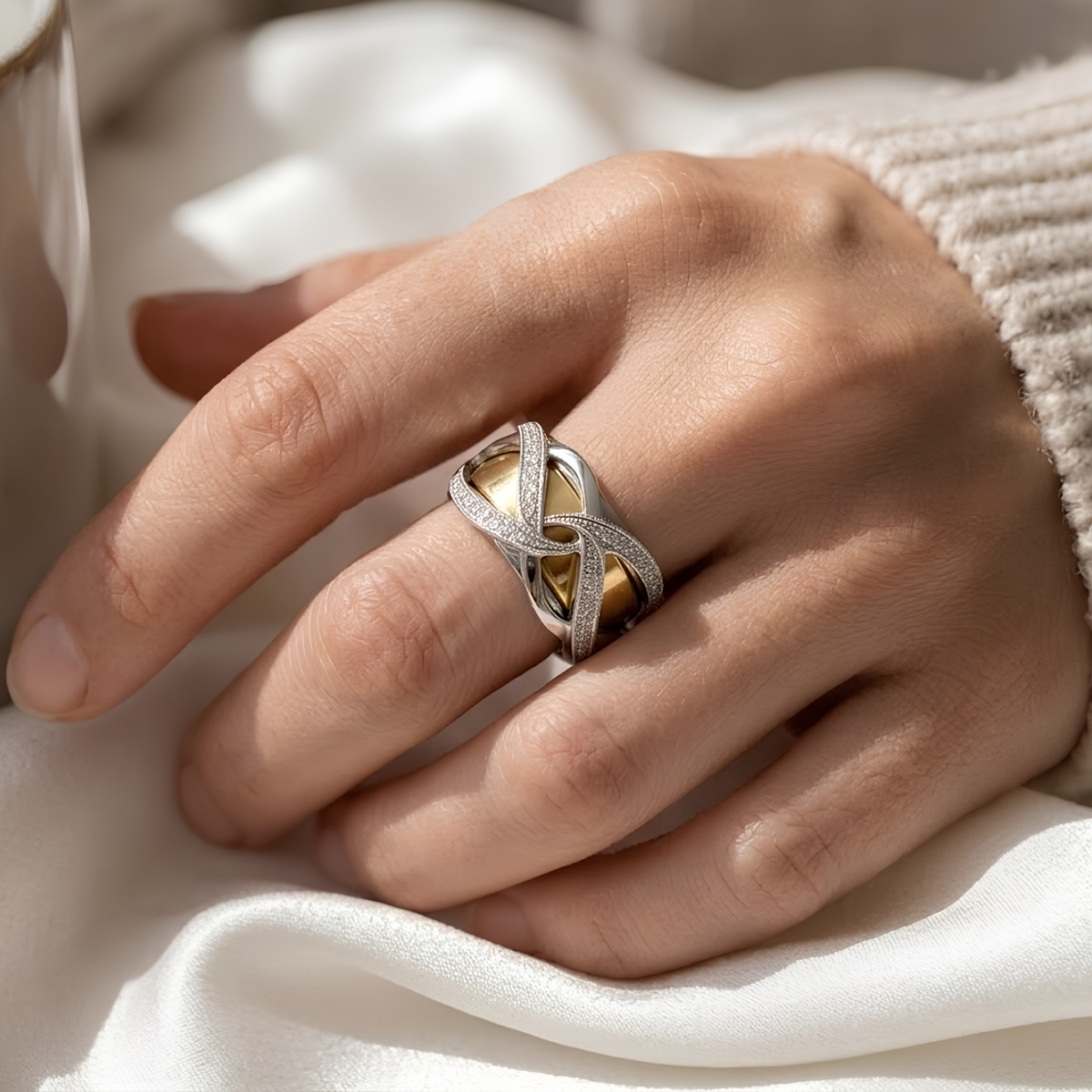 Interwoven Pavé Oura Ring Cover, Moissanite Smart Ring Jacket
