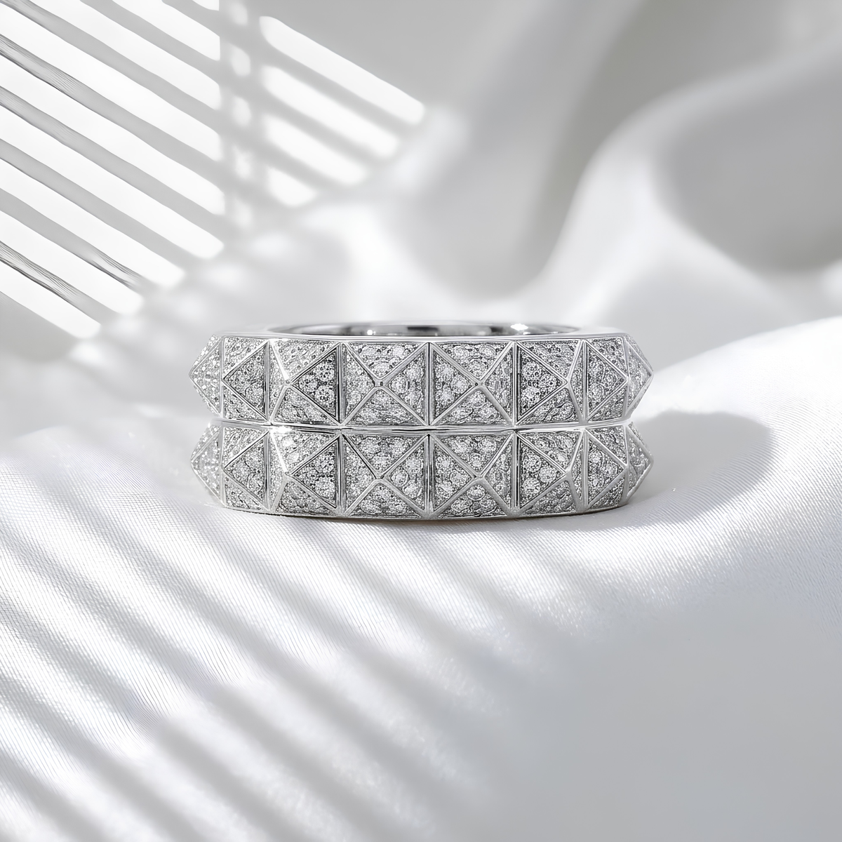 Micro Pavé Pyramid Oura Ring 5 Ring Jacket
