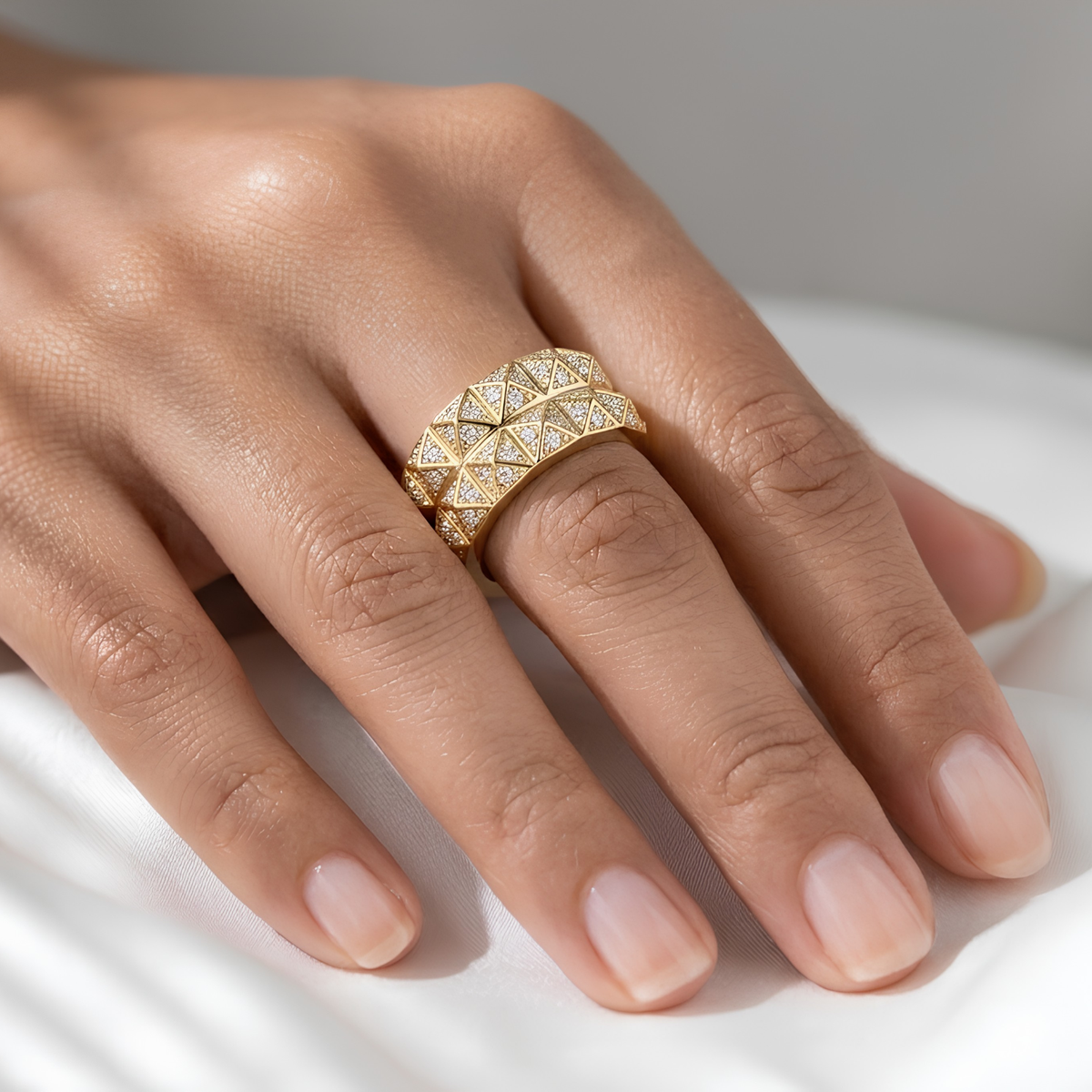 Micro Pavé Pyramid Oura Ring 5 Ring Jacket