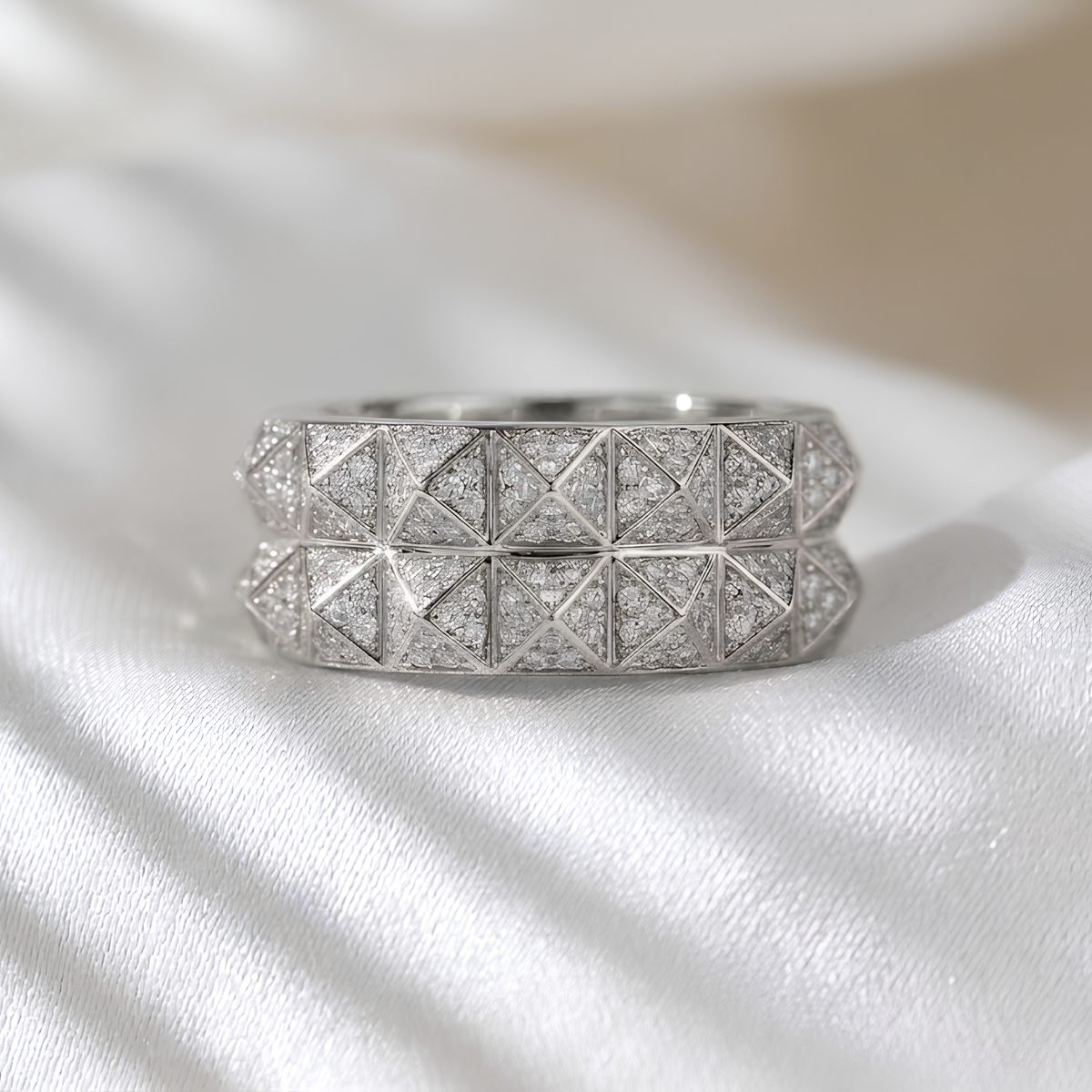 Micro Pavé Pyramid Oura Ring 5 Ring Jacket