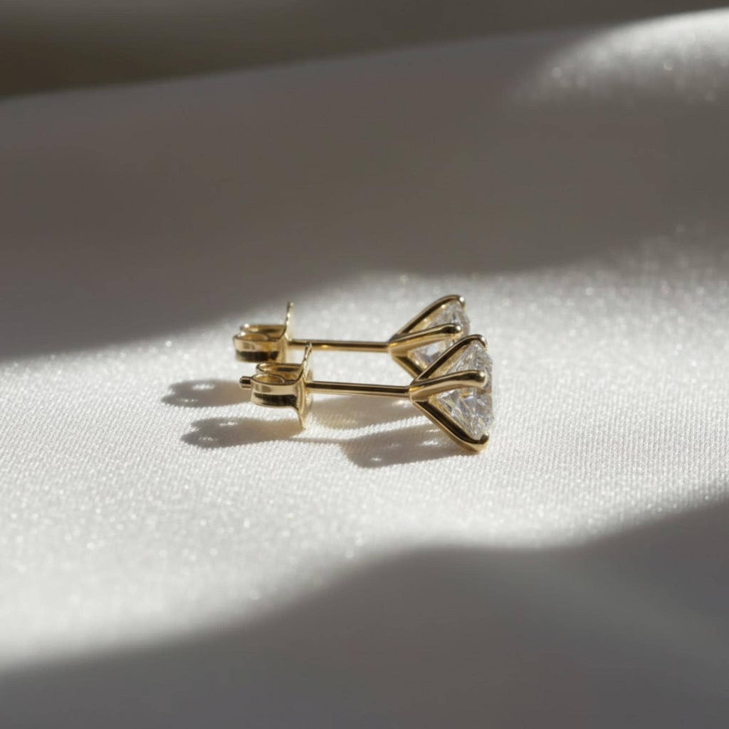Boucles d'oreilles clous en diamant taille ronde de 1,00 carat, monture martini